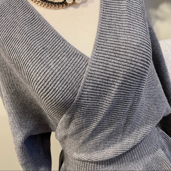 🦭 Fashion Nova V Neck Surplice Sweater - Picture 5 of 16